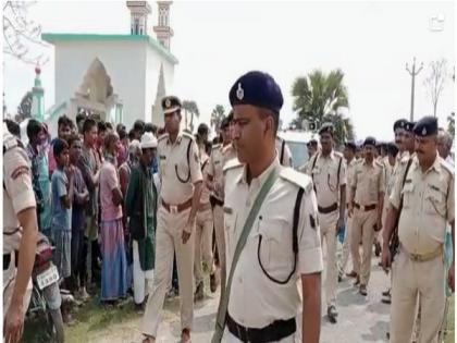 Bihar: Three arrested for planting saffron flag on Muzaffarpur mosque | Bihar: Three arrested for planting saffron flag on Muzaffarpur mosque
