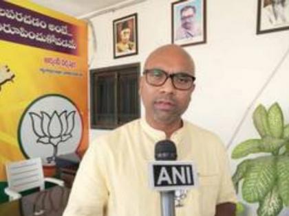 BJP MP lashes out at AIMIM leader for obstructing health staff from quarantining a family | BJP MP lashes out at AIMIM leader for obstructing health staff from quarantining a family