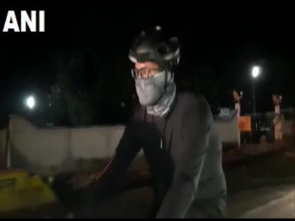 MP DIG rides bicycle to review COVID-19 lockdown, arrangements by police dept | MP DIG rides bicycle to review COVID-19 lockdown, arrangements by police dept MP DIG rides bicycle to review COVID-19 lockdown, arrangements by police dept | MP DIG rides bicycle to review COVID-19 lockdown, arrangements by police dept