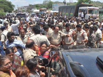 Supporters try to block police vehicle carrying Chandrababu Naidu | Supporters try to block police vehicle carrying Chandrababu Naidu Supporters try to block police vehicle carrying Chandrababu Naidu | Supporters try to block police vehicle carrying Chandrababu Naidu