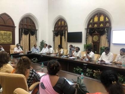 BJP delegation urges Central Railways General Manager to hold regular Jan Adalats | BJP delegation urges Central Railways General Manager to hold regular Jan Adalats