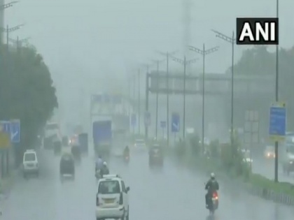 Mumbai receives heavy rain as monsoon advances over Maharashtra | Mumbai receives heavy rain as monsoon advances over Maharashtra