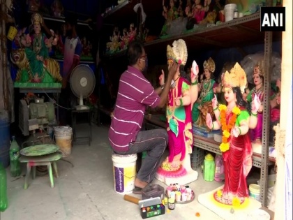 Maharashtra idol makers struggle as sales plummet | Maharashtra idol makers struggle as sales plummet