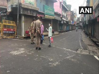 Strict lockdown imposed across UP, only sale of essential items allowed | Strict lockdown imposed across UP, only sale of essential items allowed Strict lockdown imposed across UP, only sale of essential items allowed | Strict lockdown imposed across UP, only sale of essential items allowed