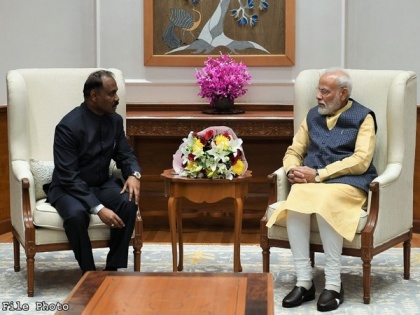 CAG Murmu meets PM Narendra Modi a day after meeting President Kovind | CAG Murmu meets PM Narendra Modi a day after meeting President Kovind