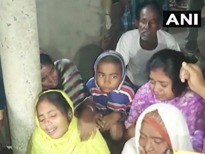 WB: Families of labourers killed by terrorists mourn death of kin | WB: Families of labourers killed by terrorists mourn death of kin