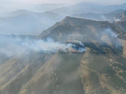 IAF continues operations to douse fire in Nagaland's Dzouku Valley | IAF continues operations to douse fire in Nagaland's Dzouku Valley