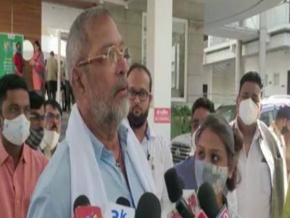 Nana Patekar backs NCP MP Amol Kolhe over Godse role controversy | Nana Patekar backs NCP MP Amol Kolhe over Godse role controversy