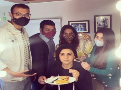 Neetu Kapoor wraps up shoot for 'Jug Jug Jiyo' | Neetu Kapoor wraps up shoot for 'Jug Jug Jiyo' Neetu Kapoor wraps up shoot for 'Jug Jug Jiyo' | Neetu Kapoor wraps up shoot for 'Jug Jug Jiyo'