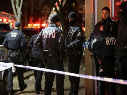 2 killed, 2 injured in violent stabbing spree in New York subway | 2 killed, 2 injured in violent stabbing spree in New York subway
