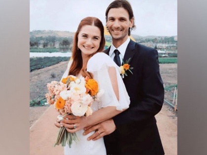 'Harry Potter' star Bonnie Wright gets married to Andrew Lococo | 'Harry Potter' star Bonnie Wright gets married to Andrew Lococo