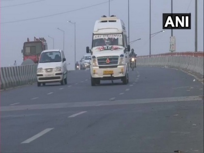 Farmers' protest: Ghazipur border reopens, traffic movement allowed from Delhi to UP | Farmers' protest: Ghazipur border reopens, traffic movement allowed from Delhi to UP