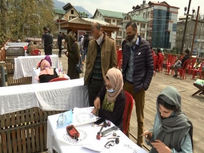 Calligraphy competition organised in Srinagar to promote art form among youth | Calligraphy competition organised in Srinagar to promote art form among youth