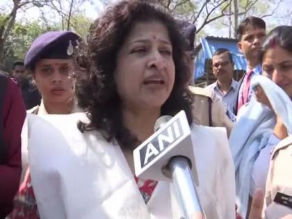Over half of Congress MLAs taken hostage by BJP freed, Shobha Oza | Over half of Congress MLAs taken hostage by BJP freed, Shobha Oza Over half of Congress MLAs taken hostage by BJP freed, Shobha Oza | Over half of Congress MLAs taken hostage by BJP freed, Shobha Oza