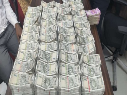 Odisha: Rs 1.12 cr cash seized from doctor's house during raid conducted by Vigilance Department | Odisha: Rs 1.12 cr cash seized from doctor's house during raid conducted by Vigilance Department