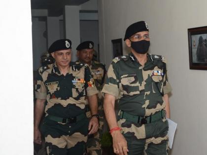 J-K: BSF DG visits international border in RS Pura, reviews security preparations | J-K: BSF DG visits international border in RS Pura, reviews security preparations