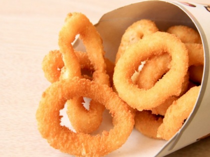 When coronavirus cancelled their wedding, UK couple went ahead with onion rings | When coronavirus cancelled their wedding, UK couple went ahead with onion rings