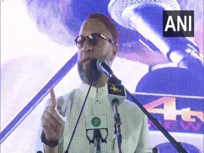 AIMIM leader Asaduddin Owaisi condemns Delhi violence, says police sided with 'rioters' to pelt stones | AIMIM leader Asaduddin Owaisi condemns Delhi violence, says police sided with 'rioters' to pelt stones AIMIM leader Asaduddin Owaisi condemns Delhi violence, says police sided with 'rioters' to pelt stones | AIMIM leader Asaduddin Owaisi condemns Delhi violence, says police sided with 'rioters' to pelt stones