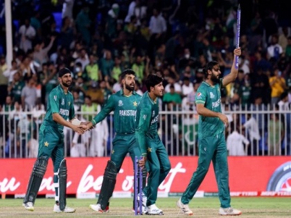 Pakistan team moving forward with more confidence, says Saqlain Mushtaq | Pakistan team moving forward with more confidence, says Saqlain Mushtaq