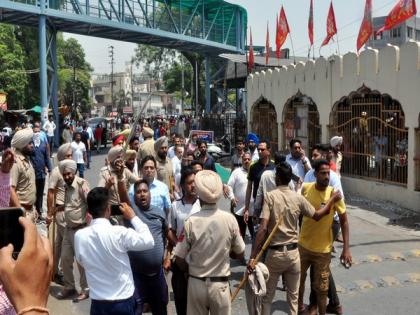 4 injured in Patiala clashes, curfew imposed | 4 injured in Patiala clashes, curfew imposed