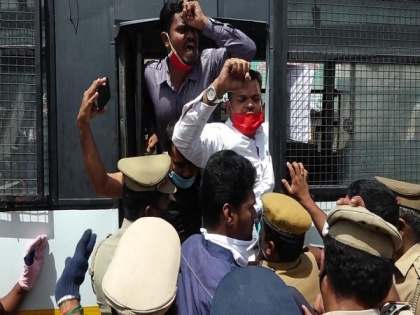 Tamil Nadu: Police detained over 10 PFI members protesting for release of detained students | Tamil Nadu: Police detained over 10 PFI members protesting for release of detained students