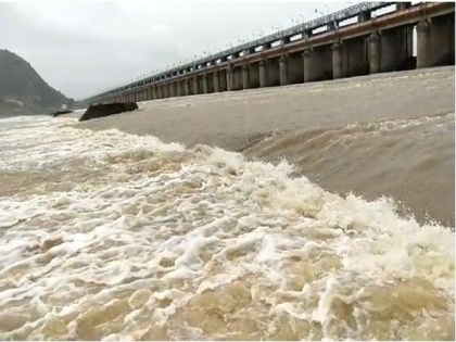 Andhra Pradesh: Krishna waters released into sea by lifting Prakasam Barrage gates | Andhra Pradesh: Krishna waters released into sea by lifting Prakasam Barrage gates