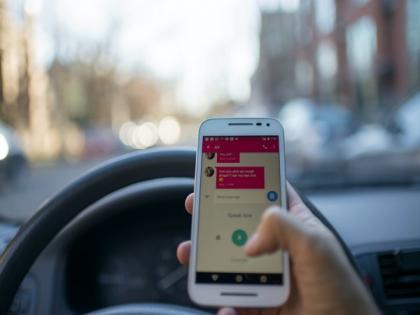 Cellphone use while driving tied to other risky road behaviours in young adults: Study | Cellphone use while driving tied to other risky road behaviours in young adults: Study
