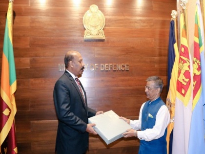 Sri Lanka Defense Secy appreciates India's support to douse MV X-Press Pearl fire | Sri Lanka Defense Secy appreciates India's support to douse MV X-Press Pearl fire