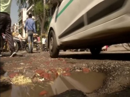 Delhi: PWD makes mobile app to spot damaged roads, potholes | Delhi: PWD makes mobile app to spot damaged roads, potholes