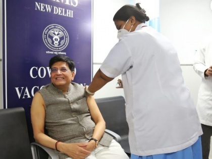 Piyush Goyal takes his first dose of the COVID-19 vaccine at AIIMS | Piyush Goyal takes his first dose of the COVID-19 vaccine at AIIMS