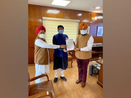 Piyush Goyal urges Punjab govt to clear entire Railway network from blockages to resume train services | Piyush Goyal urges Punjab govt to clear entire Railway network from blockages to resume train services Piyush Goyal urges Punjab govt to clear entire Railway network from blockages to resume train services | Piyush Goyal urges Punjab govt to clear entire Railway network from blockages to resume train services