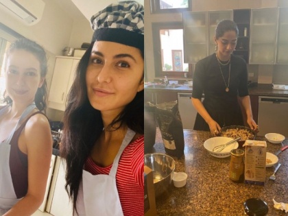 Bollywood beauties Katrina, Sonam turn chef | Bollywood beauties Katrina, Sonam turn chef