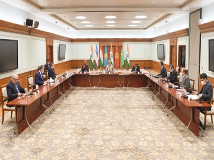PM Modi meets foreign ministers of Central Asian countries, discusses ways to deepen ties | PM Modi meets foreign ministers of Central Asian countries, discusses ways to deepen ties