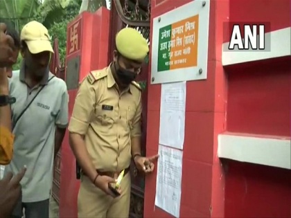 Lakhimpur Kheri incident: UP Police pastes another notice at MoS Teni's house, asks son to appear on Oct 9 | Lakhimpur Kheri incident: UP Police pastes another notice at MoS Teni's house, asks son to appear on Oct 9