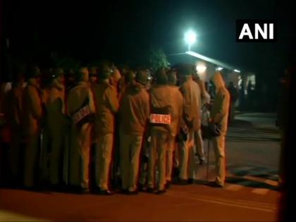 AAP alleges Delhi Police denying entry to ambulances into JNU campus | AAP alleges Delhi Police denying entry to ambulances into JNU campus
