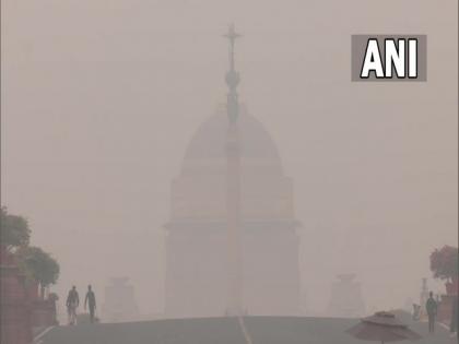 Air quality in Delhi slightly improves, moves to 'poor' category | Air quality in Delhi slightly improves, moves to 'poor' category