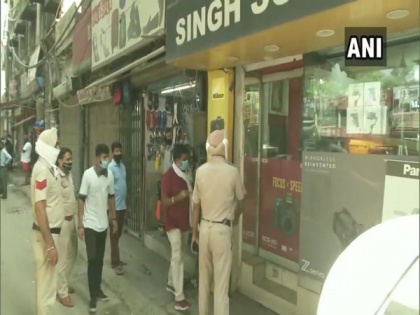 Police put numbers on shops for odd-even formula in Ludhiana | Police put numbers on shops for odd-even formula in Ludhiana
