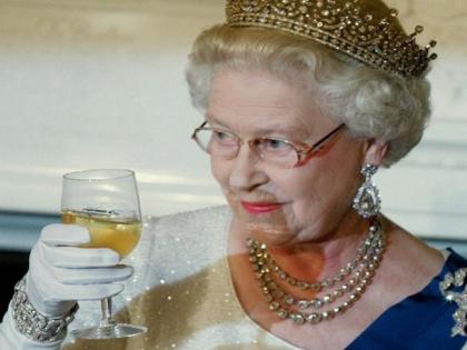 Queen Elizabeth advised to abstain from having her favourite cocktail | Queen Elizabeth advised to abstain from having her favourite cocktail