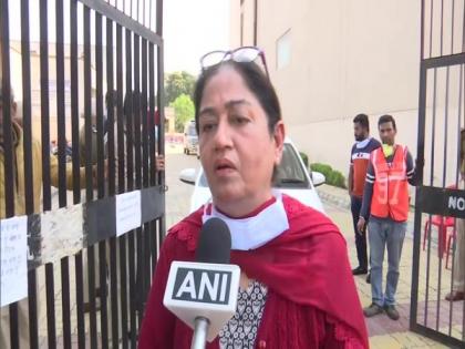 43 people returning from Pakistan, Dubai quarantined in Amritsar | 43 people returning from Pakistan, Dubai quarantined in Amritsar 43 people returning from Pakistan, Dubai quarantined in Amritsar | 43 people returning from Pakistan, Dubai quarantined in Amritsar