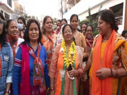 UP Assembly election: 'Pravasi' women workers from different states pitching for BJP candidates in door-to-door campaign | UP Assembly election: 'Pravasi' women workers from different states pitching for BJP candidates in door-to-door campaign