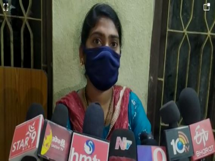 Andhra Pradesh police find missing Kuwait returnee, take her to husband | Andhra Pradesh police find missing Kuwait returnee, take her to husband Andhra Pradesh police find missing Kuwait returnee, take her to husband | Andhra Pradesh police find missing Kuwait returnee, take her to husband