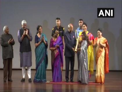 President presents 'Nari Shakti Puraskar' to Bina Devi | President presents 'Nari Shakti Puraskar' to Bina Devi