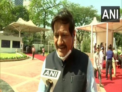 Not just vaccines, there was discrimination in distribution of critical medical equipment to Maharashtra: Prithviraj Chavan | Not just vaccines, there was discrimination in distribution of critical medical equipment to Maharashtra: Prithviraj Chavan