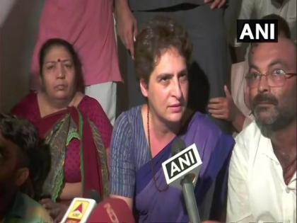 UP govt officials are asking me to leave without meeting victims' families: Priyanka Gandhi | UP govt officials are asking me to leave without meeting victims' families: Priyanka Gandhi UP govt officials are asking me to leave without meeting victims' families: Priyanka Gandhi | UP govt officials are asking me to leave without meeting victims' families: Priyanka Gandhi