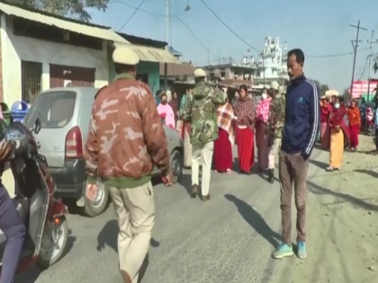 Locals block traffic after 2 persons shot dead by unidentified assailant in Manipur | Locals block traffic after 2 persons shot dead by unidentified assailant in Manipur