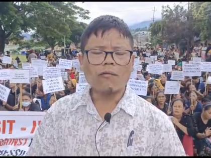 Manipur: Protestors demand withdrawal of security forces from Moreh along Myanmar | Manipur: Protestors demand withdrawal of security forces from Moreh along Myanmar Manipur: Protestors demand withdrawal of security forces from Moreh along Myanmar | Manipur: Protestors demand withdrawal of security forces from Moreh along Myanmar