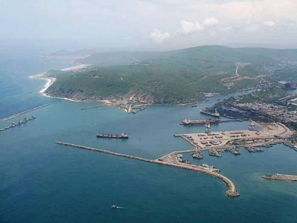 Visakhapatnam Port Trust sets record of shipping 72.72 million tonnes of cargo during 2019-20 | Visakhapatnam Port Trust sets record of shipping 72.72 million tonnes of cargo during 2019-20