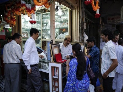 COVID-19: Pune traders close markets till March 19 | COVID-19: Pune traders close markets till March 19