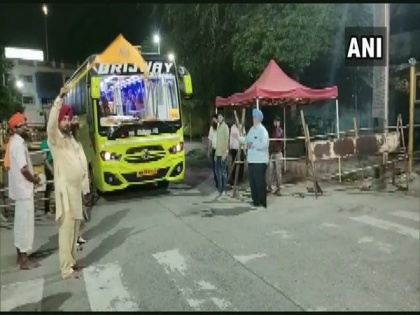 Sikh pilgrims 'Jatha' returns to Punjab from Nanded | Sikh pilgrims 'Jatha' returns to Punjab from Nanded
