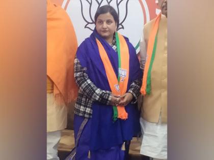 UP Assembly polls: Congress candidate from Tarabganj Savita Pandey joins BJP | UP Assembly polls: Congress candidate from Tarabganj Savita Pandey joins BJP